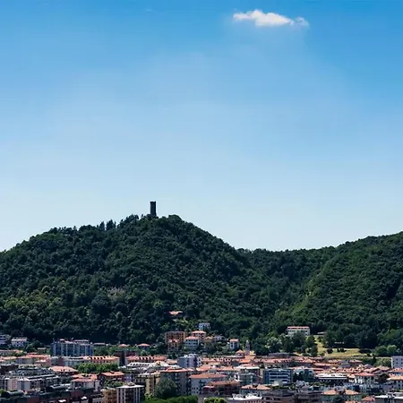 Altido Great View - 2 Bedroom Apt With Garden Apartment *