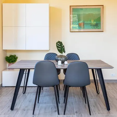 Apartment Altido Great View - 2 Bedroom Apt With Garden